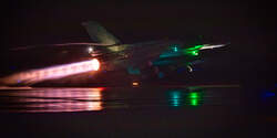 Start F-16 Block 70 Bahrain bei Nacht