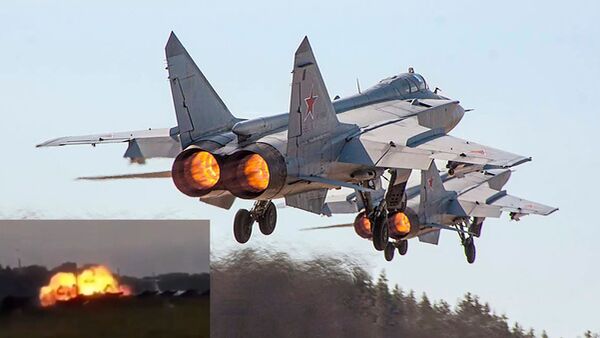 Startende Mikokan MiG-31 und Explosion in Sawasleika Montage