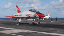 T-45C Goshawk auf Flugdeck
