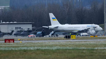 Transporthubschrauber mir A319 von Selenski