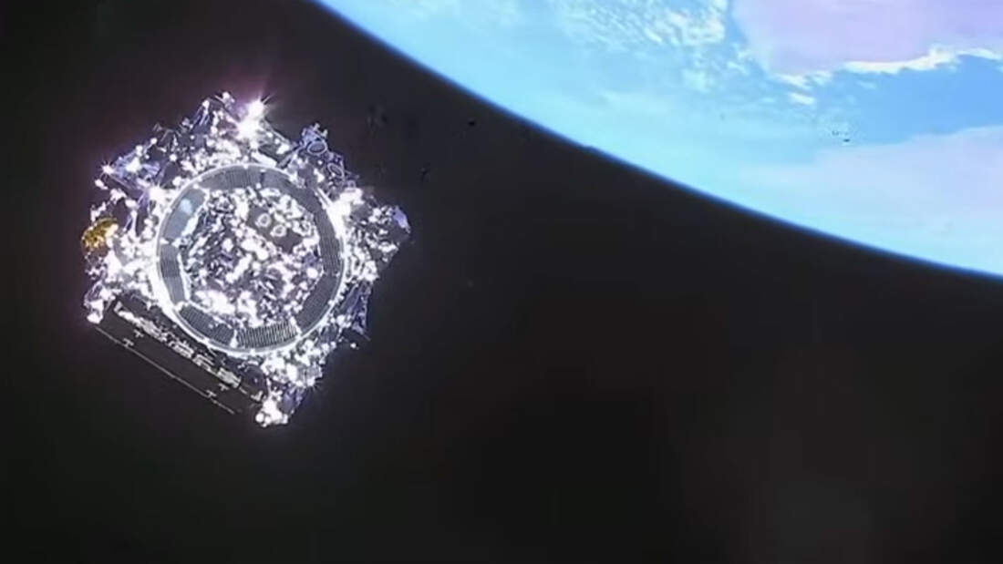 Webb-Teleskop nach der Trennung von der Ariane 5.