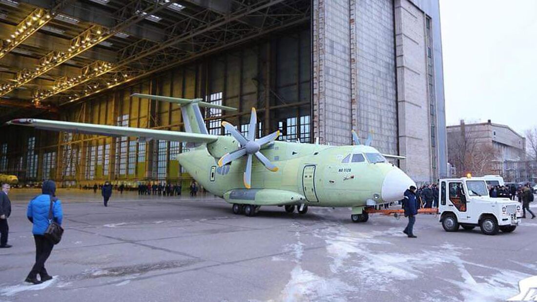 Rollout der Il-112W in Woronesch
