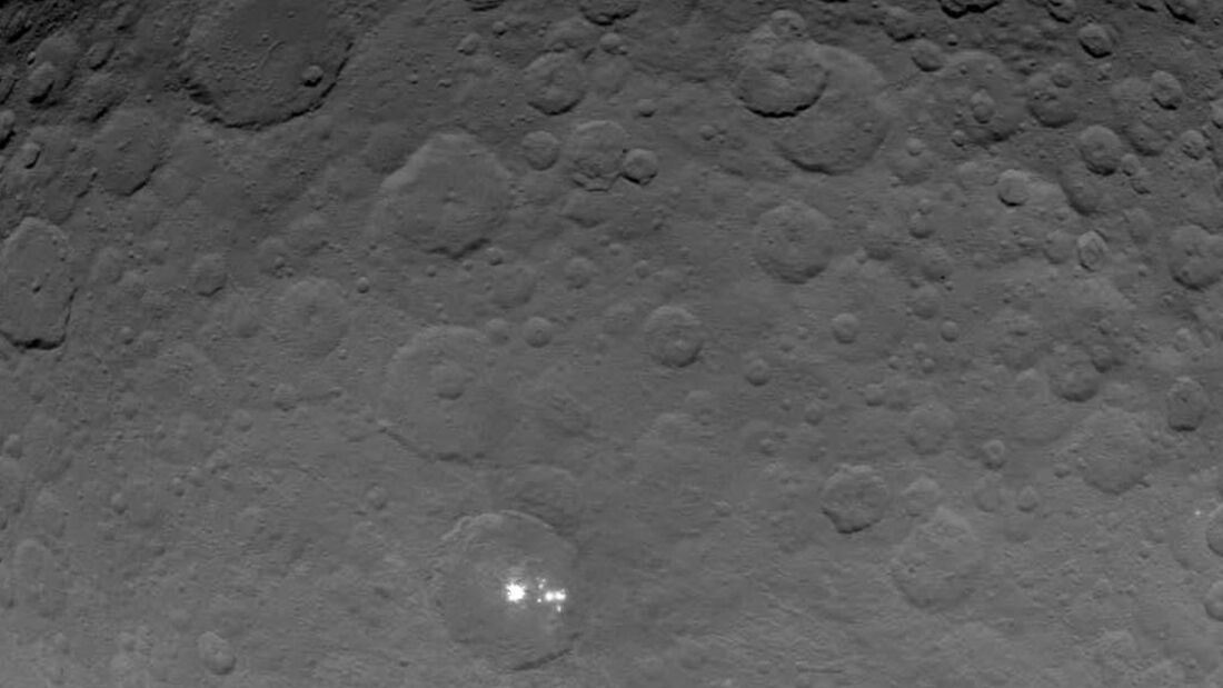 Dawn senkt Orbit um den Zwergplaneten Ceres ab