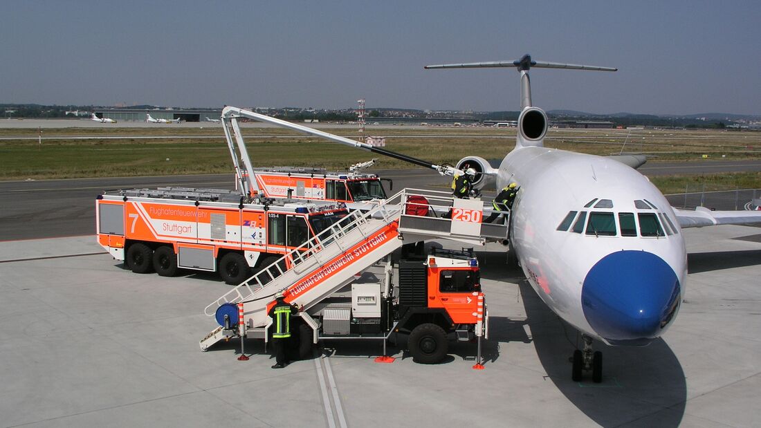 Besuch bei der Stuttgarter Flughafen-Feuerwehr