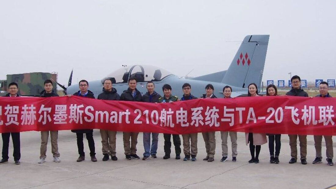 Chinesischer DART-450-Trainer im Flugtest