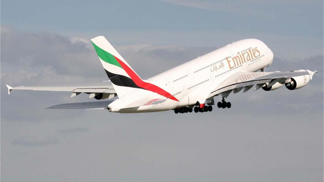 Erste Emirates-A380 im Anflug auf Düsseldorf