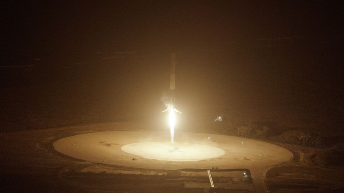 SpaceX lässt Rakete vertikal landen