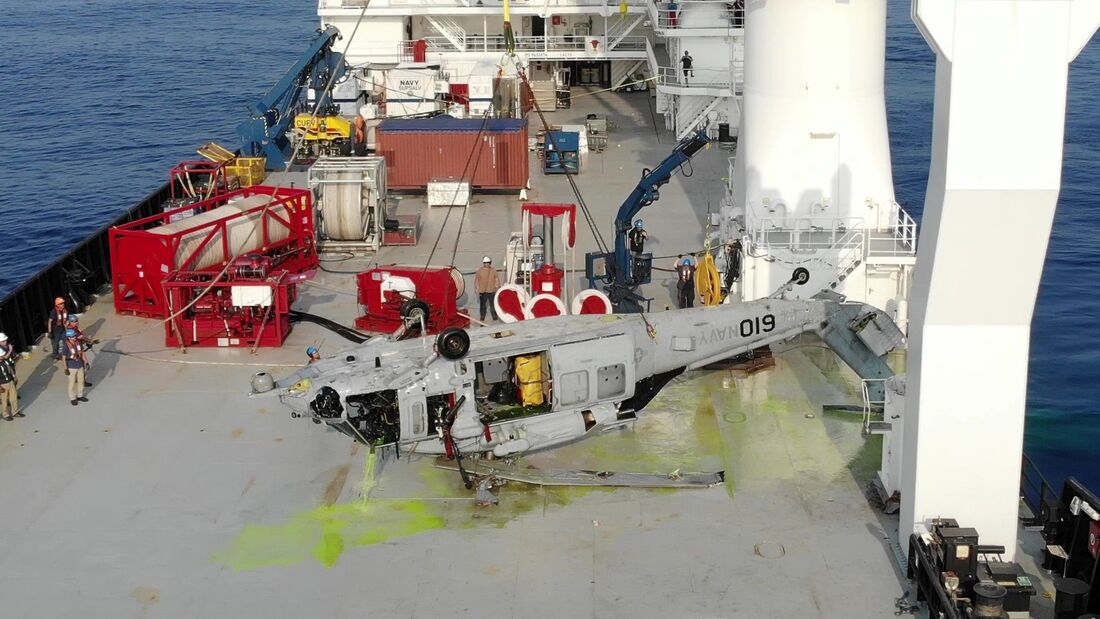 US Navy birgt Hubschrauber aus 5.800 Metern Tiefe