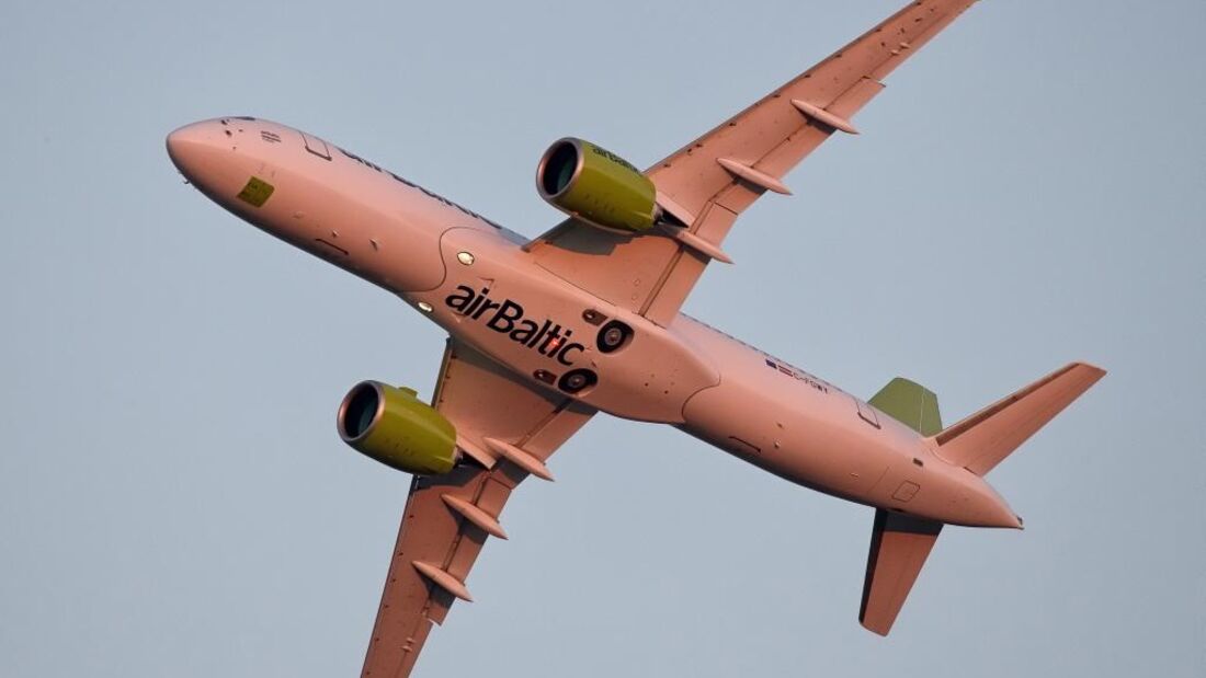 airBaltic bildet Nachwuchs-Piloten aus