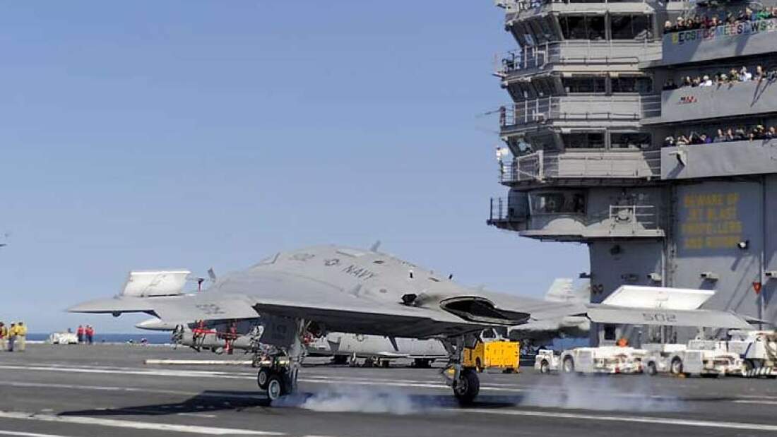 X47B schafft Luftbetankung FLUG REVUE