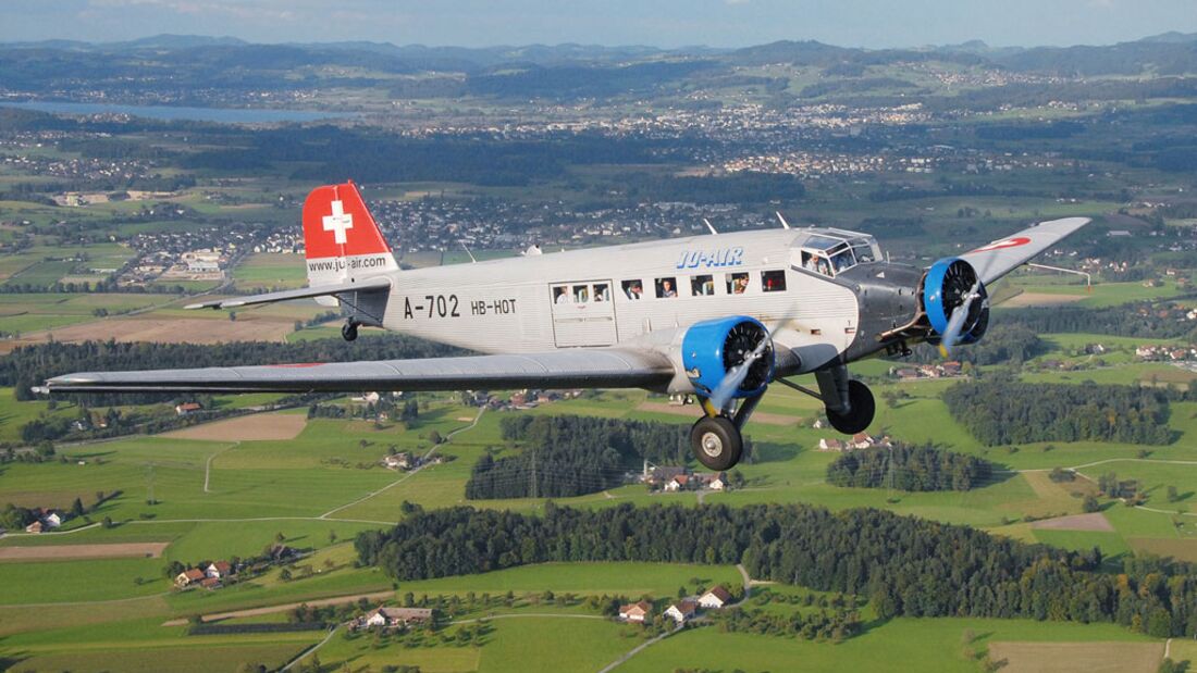 Absturz einer Ju 52 der Ju-Air fordert 20 Tote