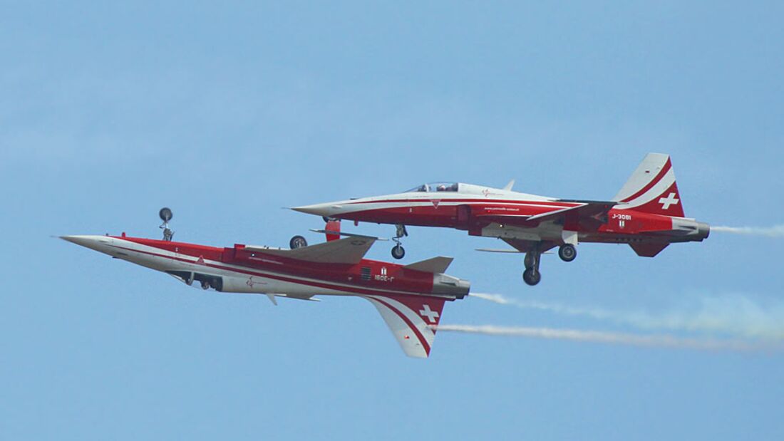 F 5 Der Patrouille Suisse Abgesturzt Flug Revue