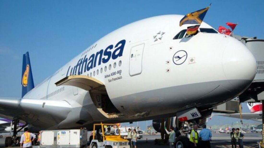 Leere Lufthansa-A380 kollidiert mit Catering-Truck