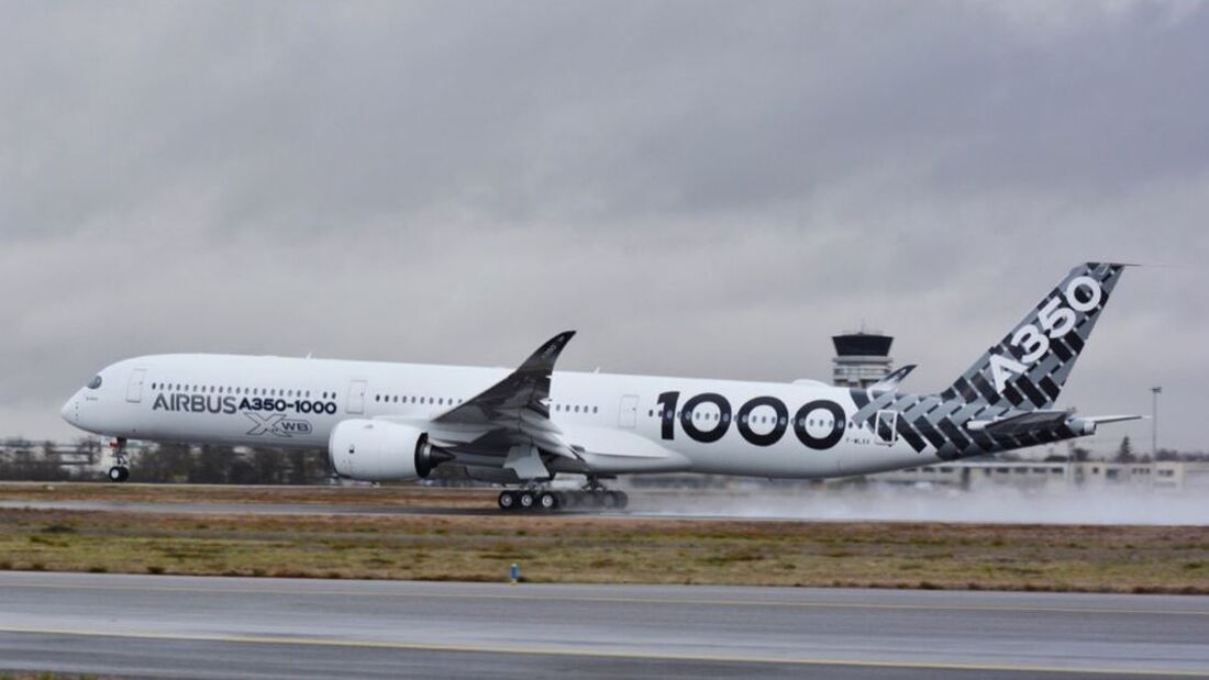 Airbus A350-1000 besucht Finkenwerder