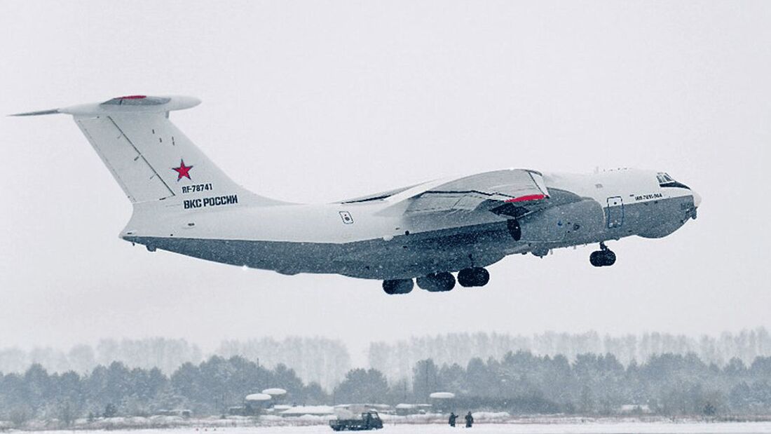Tanker/Transporterversion der Il-78M-90A fliegt