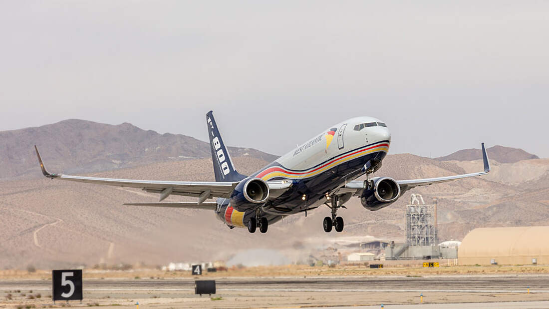 Boeing liefert ersten 737800BCF aus FLUG REVUE