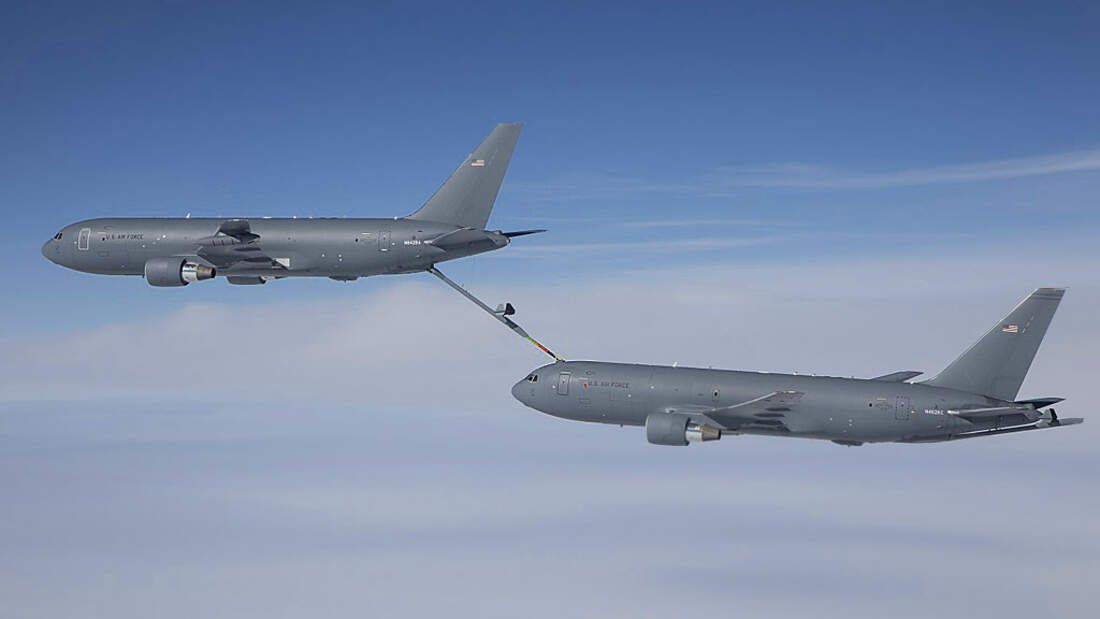 Boeing KC-46 betankt KC-46 | FLUG REVUE