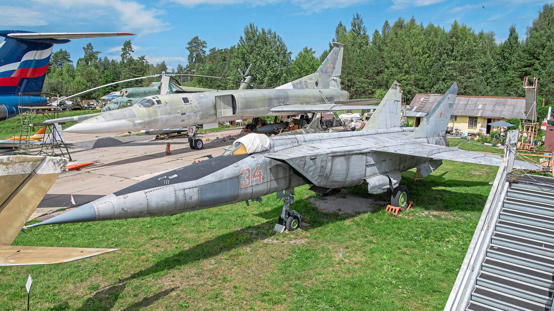 Aviation-Museum-Riga-Sowjetische-Schatzkammer