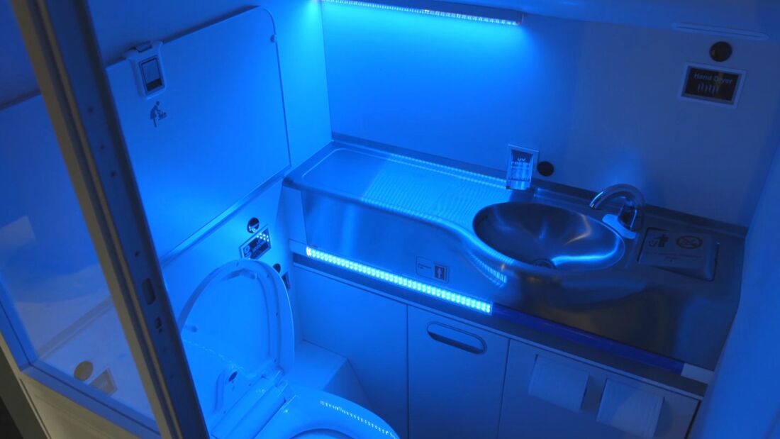 Boeing entwickelt selbstreinigenden Waschraum