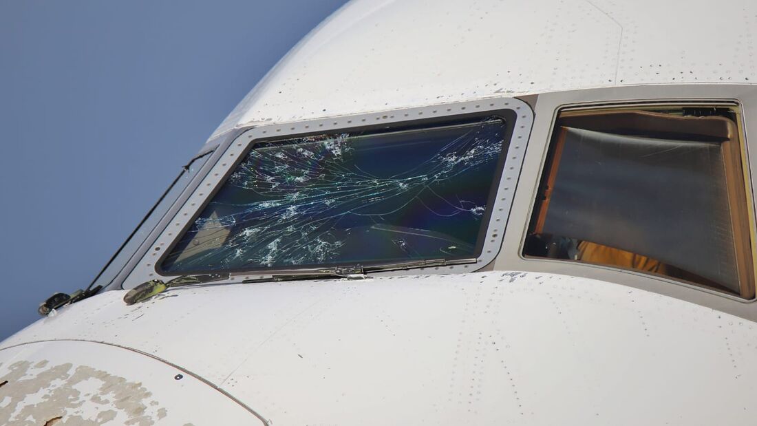 Emirates-777 erleidet Hagelschaden in Malpensa