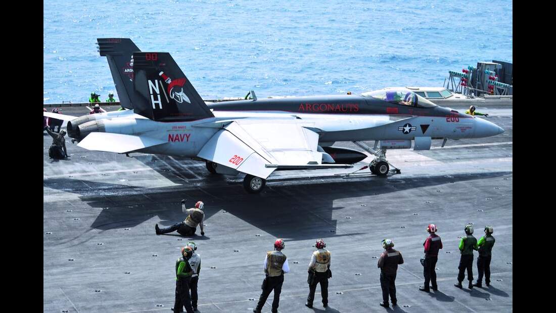 Die Flugzeugträger der US Nav FLUG REVUE