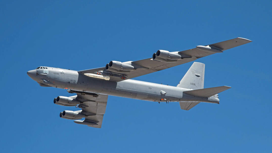 USAF zeigt B-52H mit scharfer Hyperschallrakete