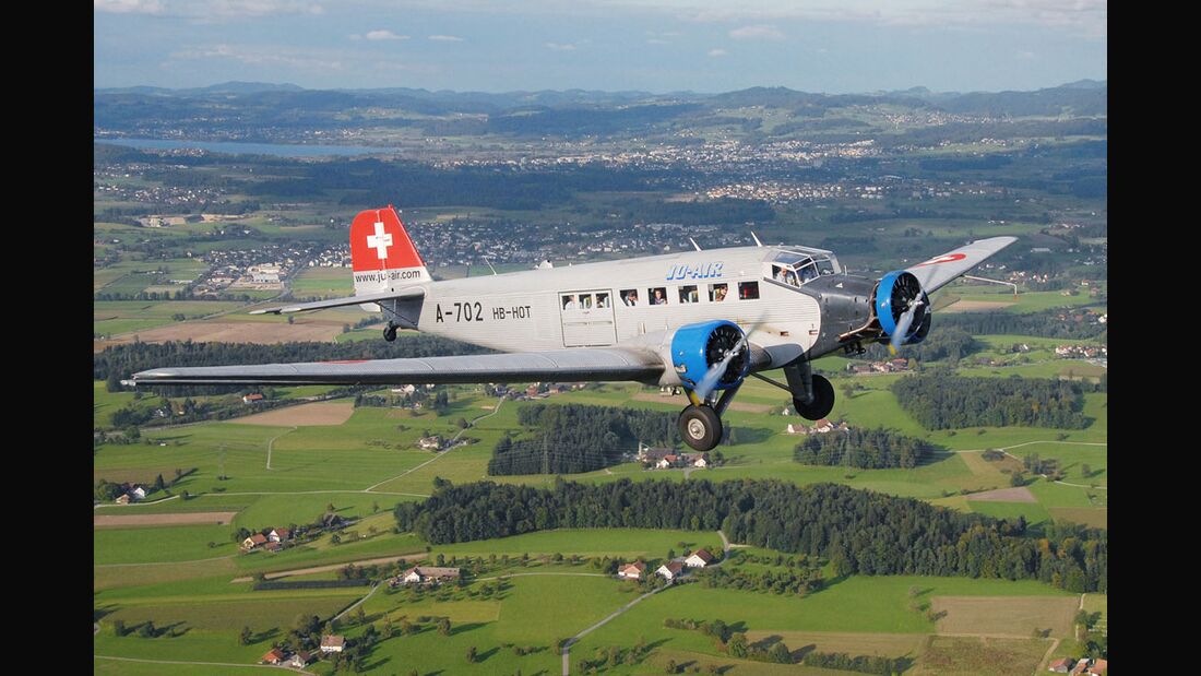 Absturz einer Ju 52 der Ju-Air fordert 20 Tote
