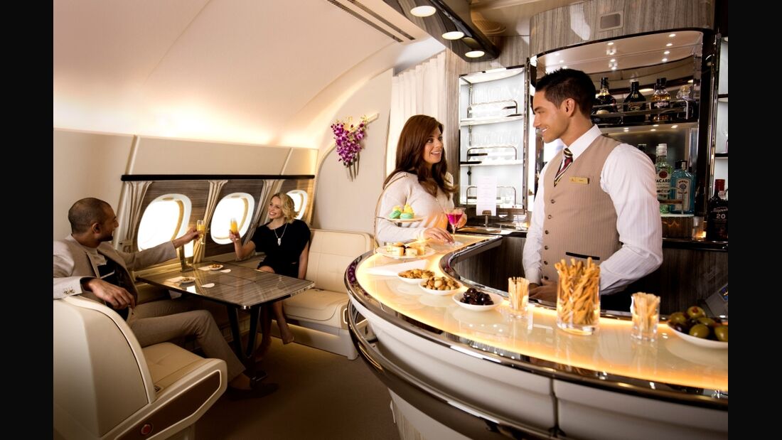 Emirates A380: Erneuerte Bar im Oberdeck