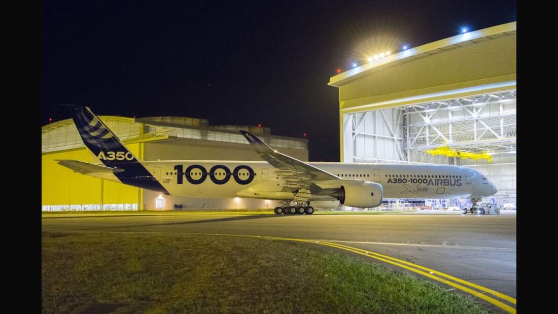 Rollout der A350-1000
