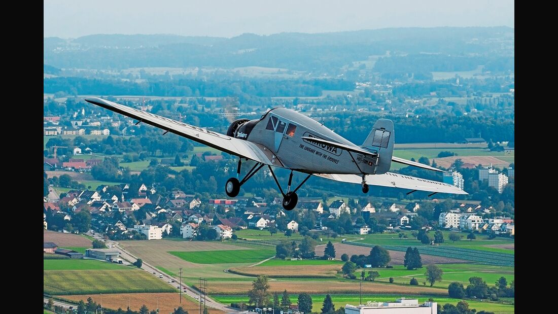 Die neue Junkers F 13 fliegt
