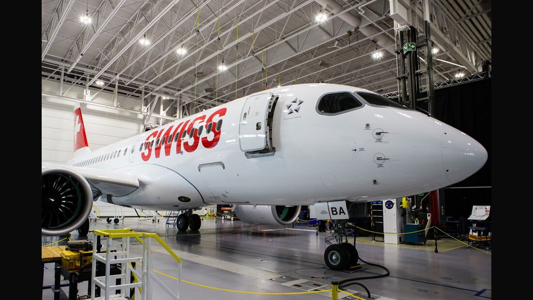 Bombardier übergibt erste CSeries an Swiss