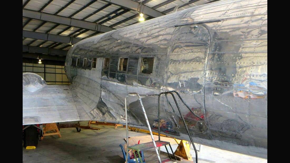 DC-3 erhält neuen Glanz