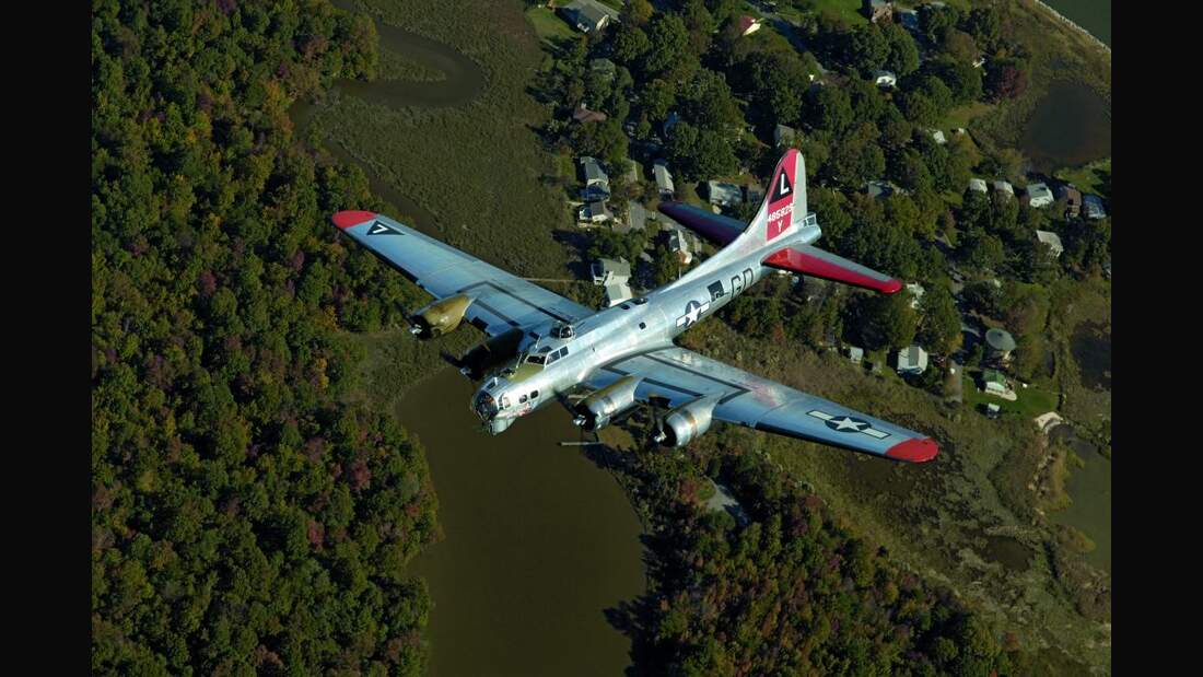 Boeing B-17 - Fliegende Festung | FLUG REVUE