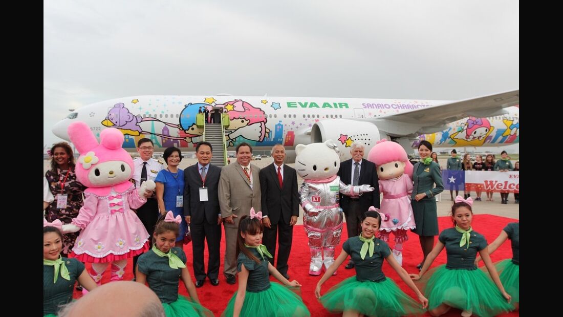 EVA Air fliegt im "Hello Kitty"-Design