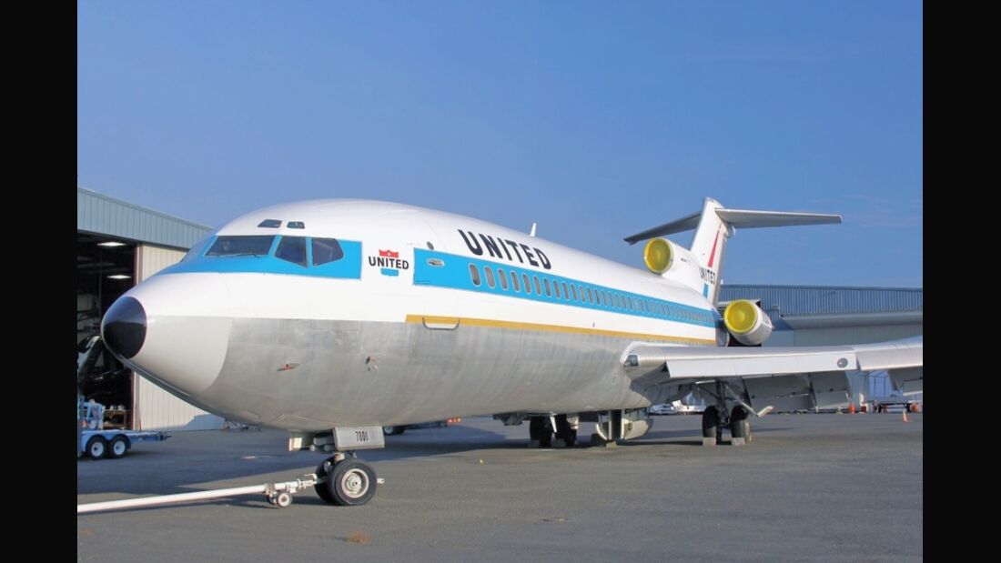 727-Prototyp rollt wieder aus der Halle