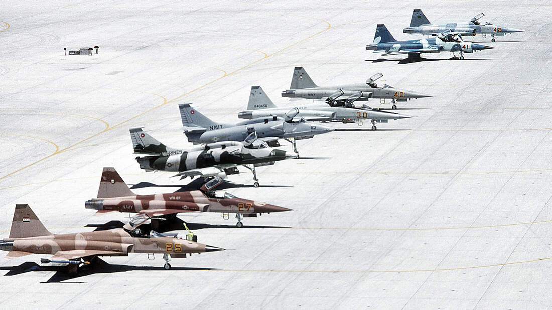 Die Navy Fighter Weapons School