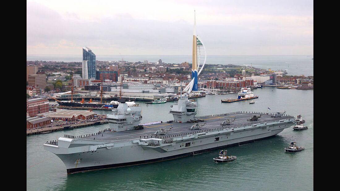 „Queen Elizabeth“ in Portsmouth
