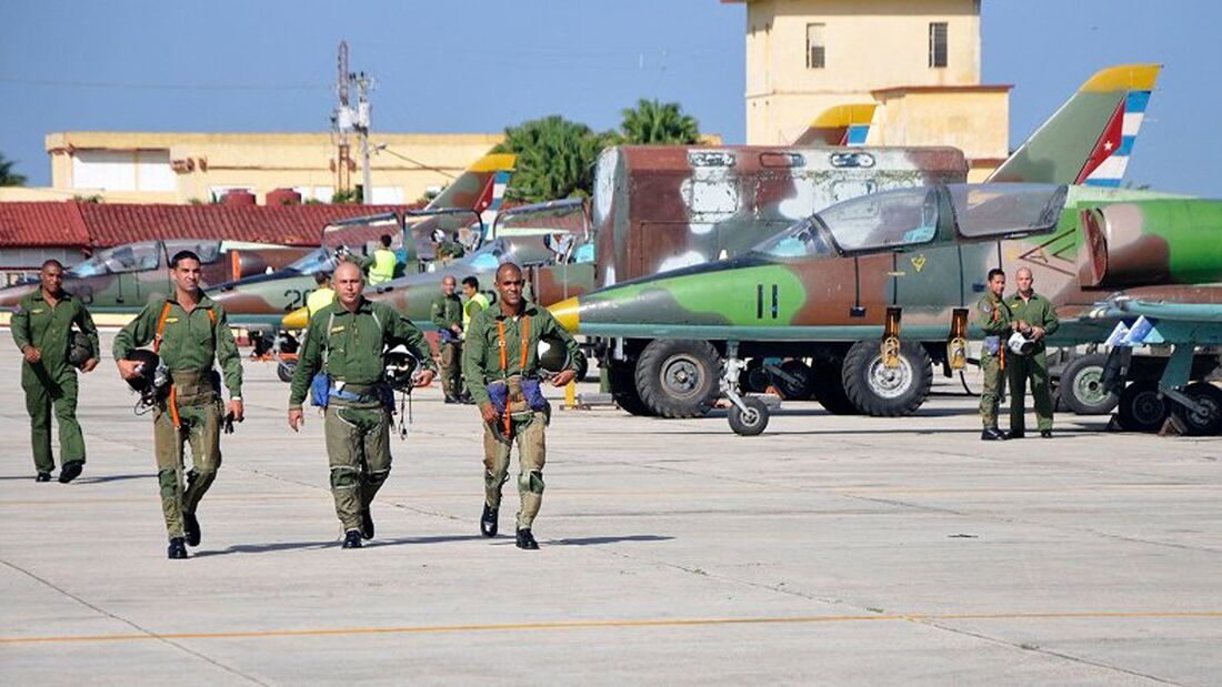 Südafrika muss Kampfpiloten in Kuba ausbilden lassen