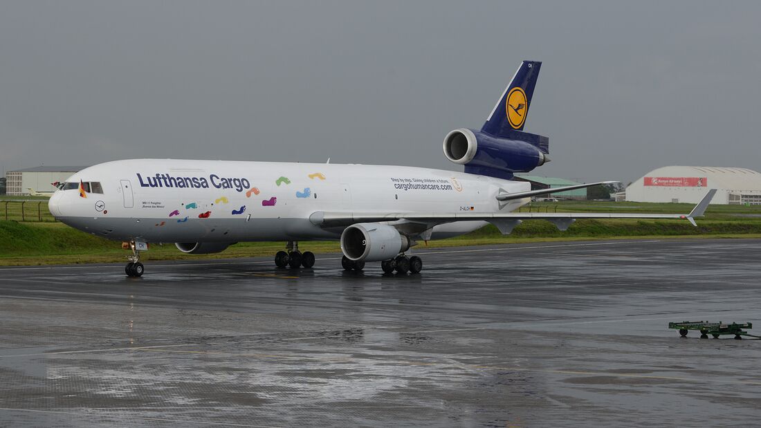 FedEx holt eine Lufthansa-MD-11F aus der Wüste zurück