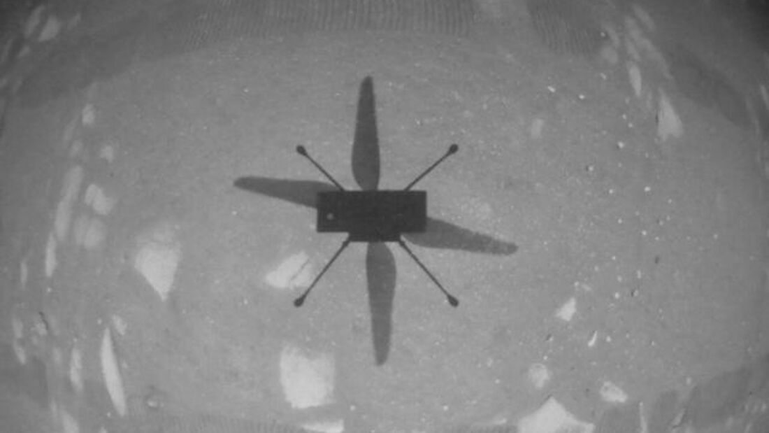 Mars-Helikopter fliegt erstmals