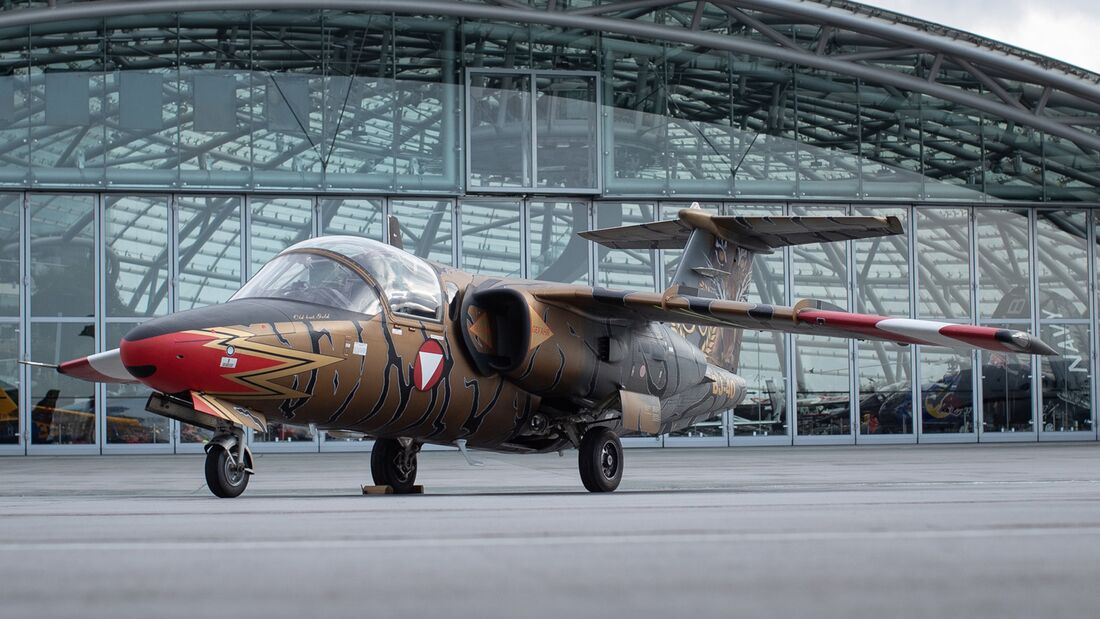 „Golden Tiger“-Saab steht jetzt im Hangar-7