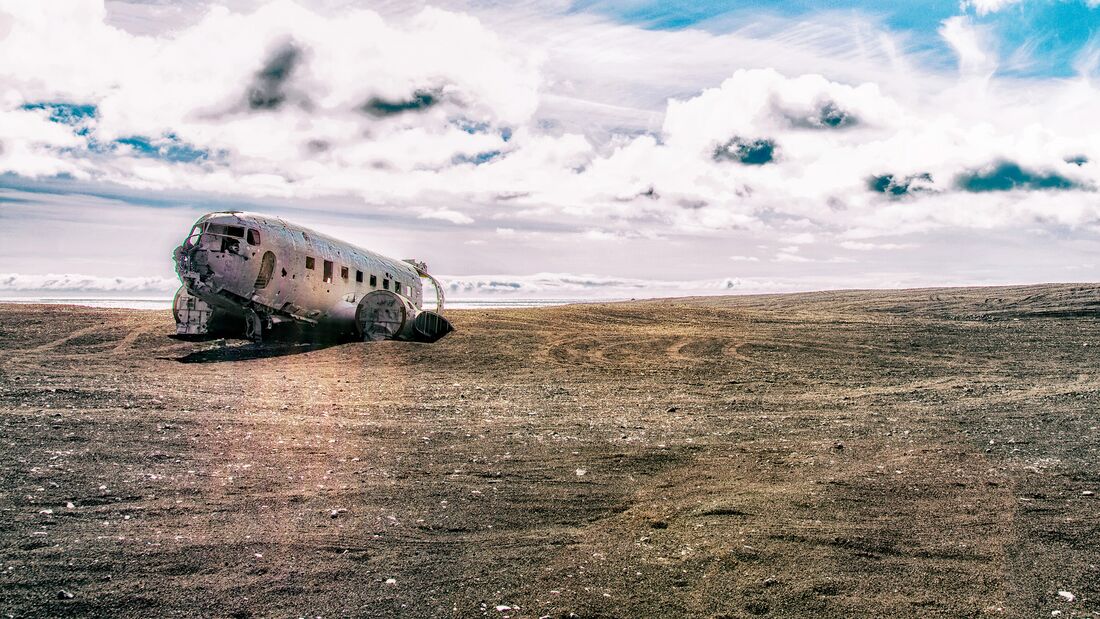 Das Flugzeugwrack am Lavastrand von Sólheimasandur