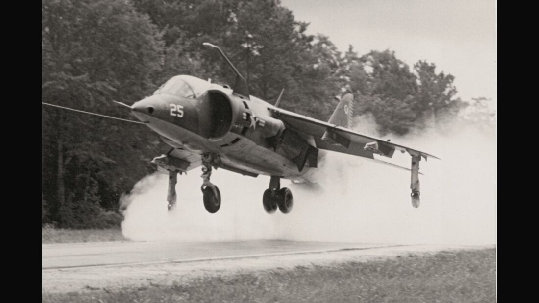 Hawker Siddeley Harrier - Die erste Generation des Senkrechtstarters