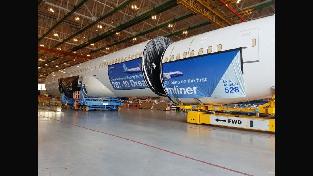 Erste Boeing 787-10-Sektionen erreichen Endmontage
