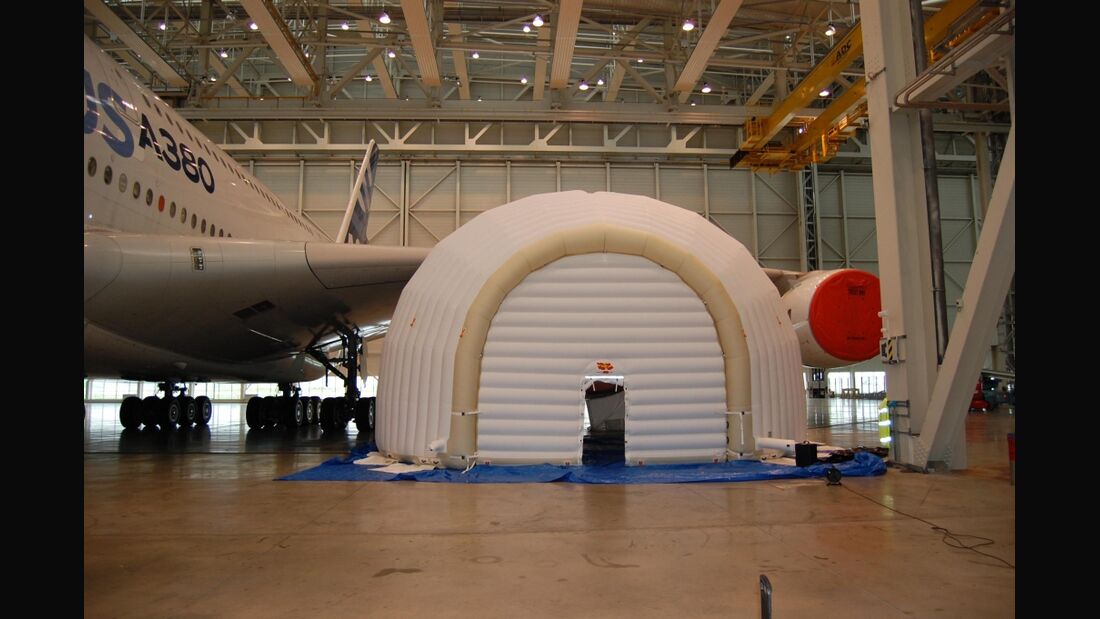 Airbus: Aufblasbarer Hangar für die Triebwerkswartung
