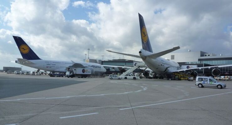 Junger Vip Jumbo Steht Zum Verkauf Flug Revue