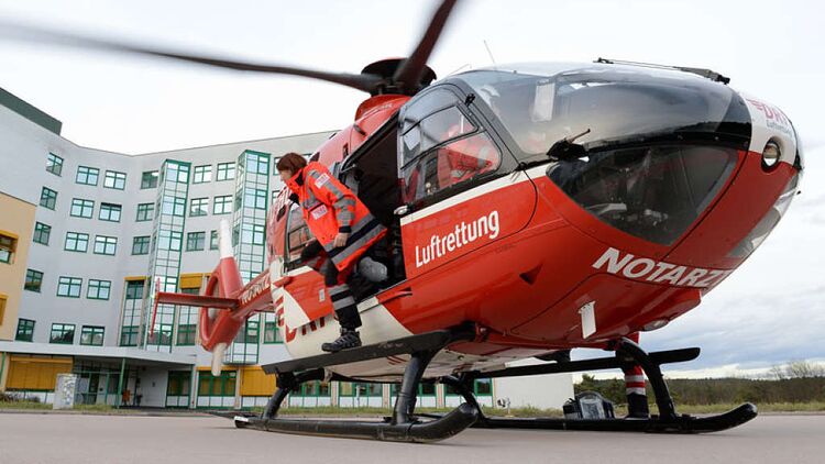 Berufsportrat Rettungsflieger Heli Piloten Am Limit Flug Revue