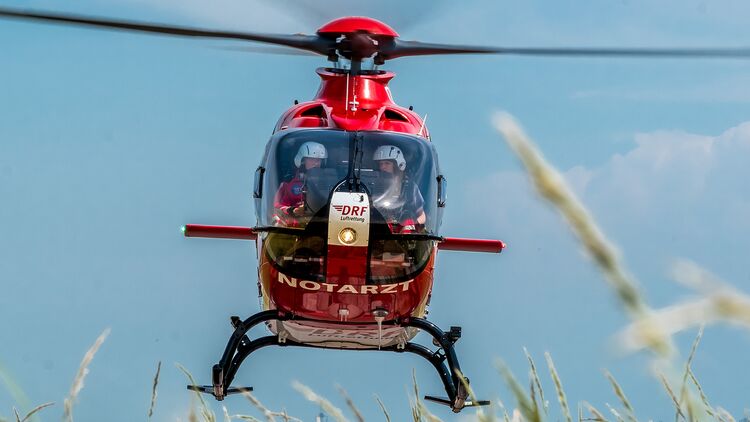 Berufsportrat Rettungsflieger Heli Piloten Am Limit Flug Revue