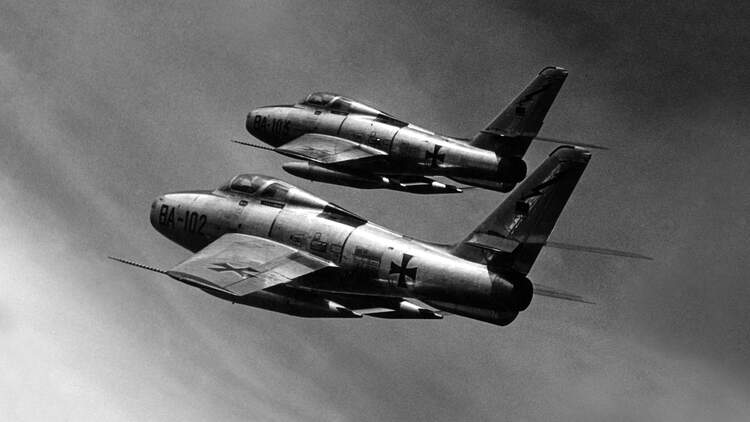 Republic F84F Thunderstreak bei der Luftwaffe FLUG REVUE