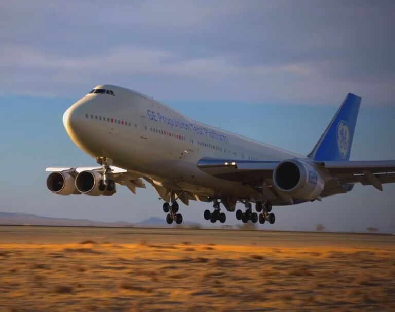 Ge Mustert Boeing 747 100 Aus Flug Revue